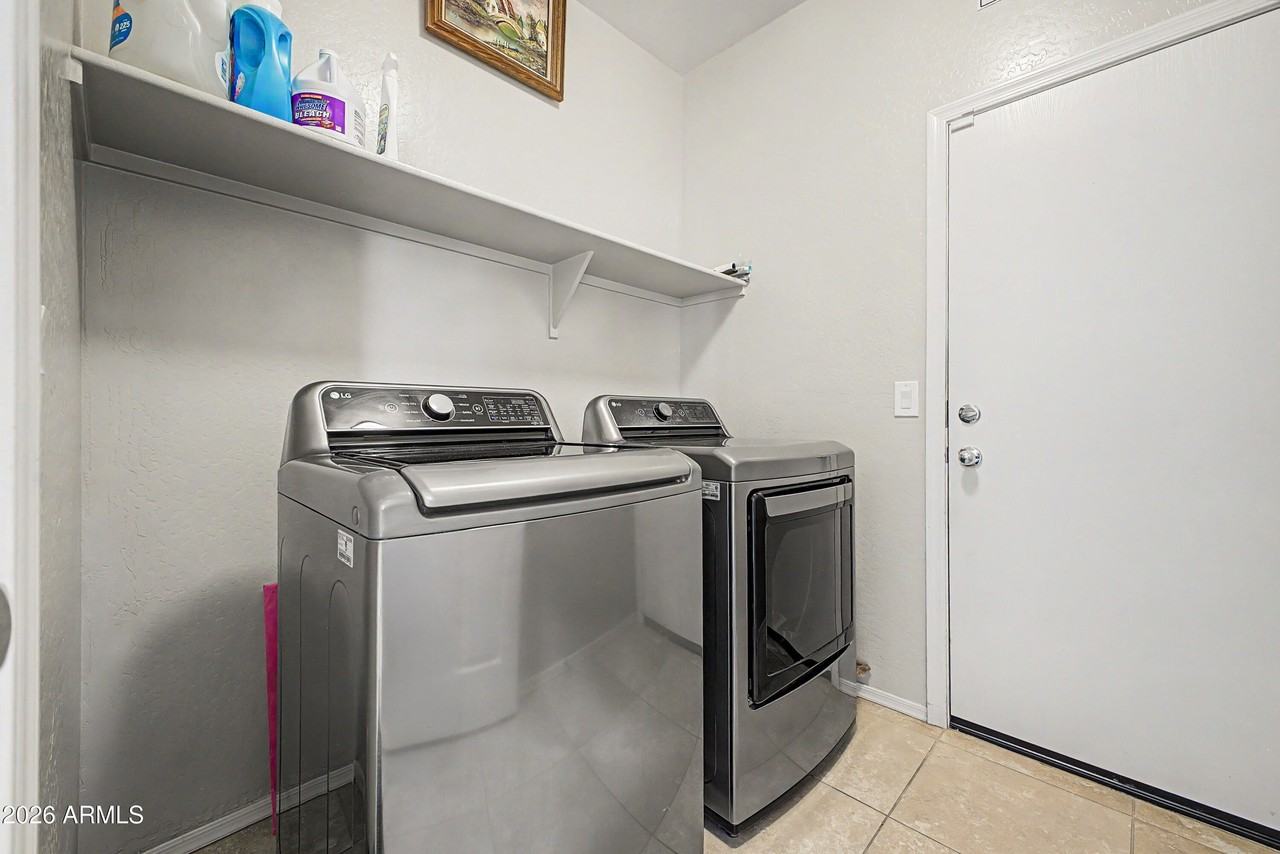 10188 W Puget Ave - Photo 7 of 9
