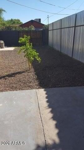 709 E Weldon Ave - Photo 5 of 6