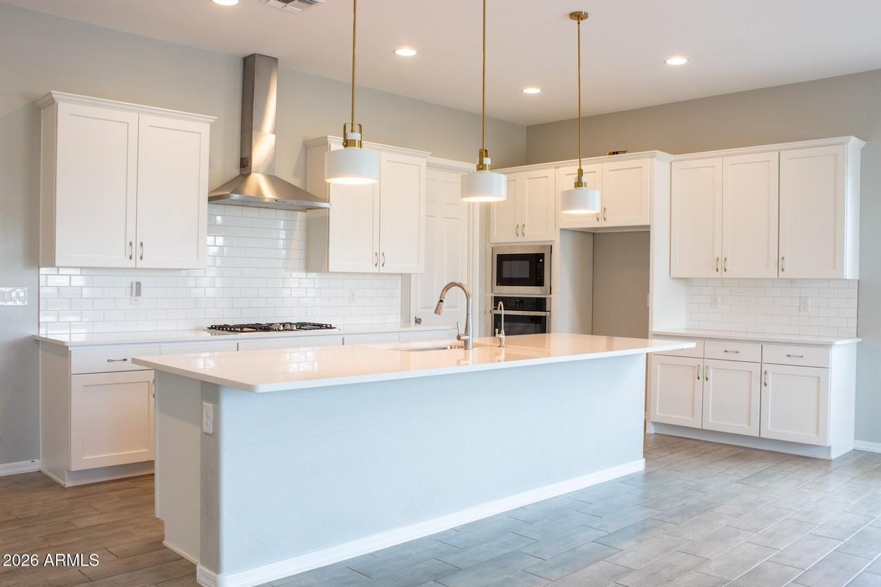 594 S 174th Ln - Photo 7 of 29