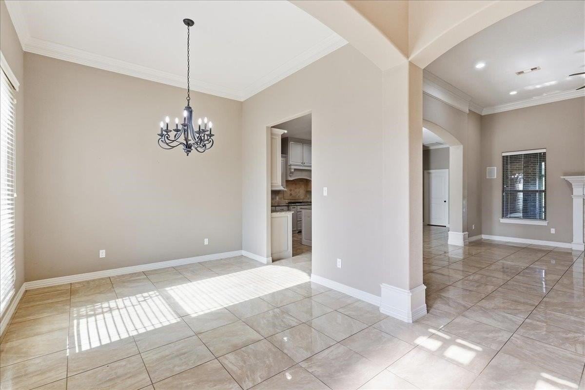 160 Colonial Estates Dr - Photo 3 of 16