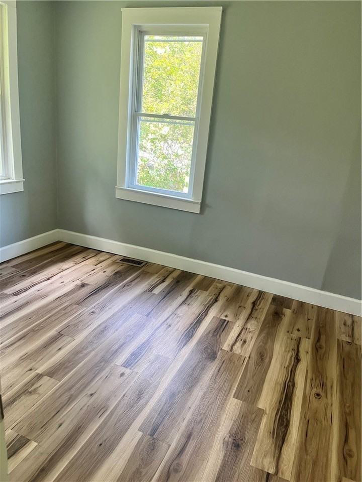642 Stacia Dr - Photo 5 of 9