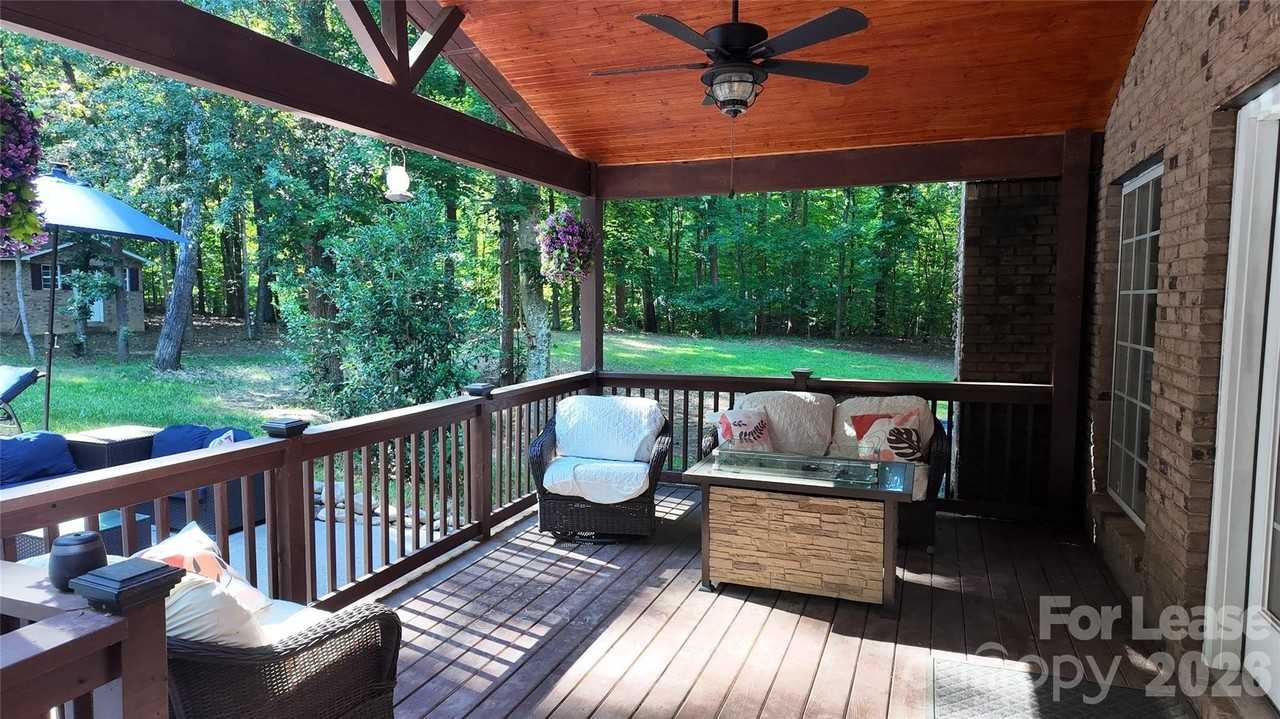 410 Farm Branch Dr - Photo 7 of 34