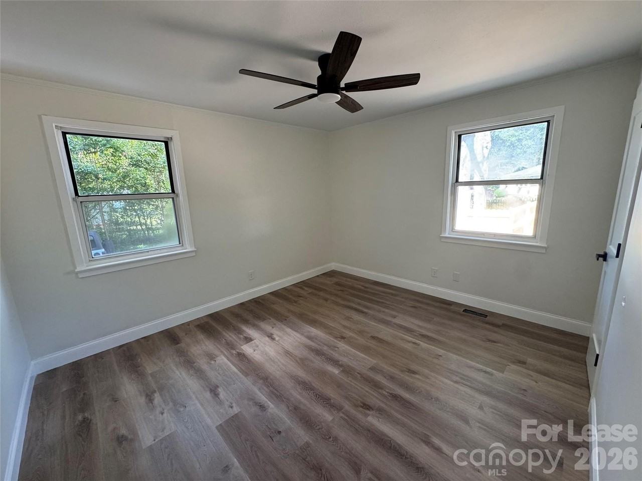 1802 Academy St - Photo 5 of 9