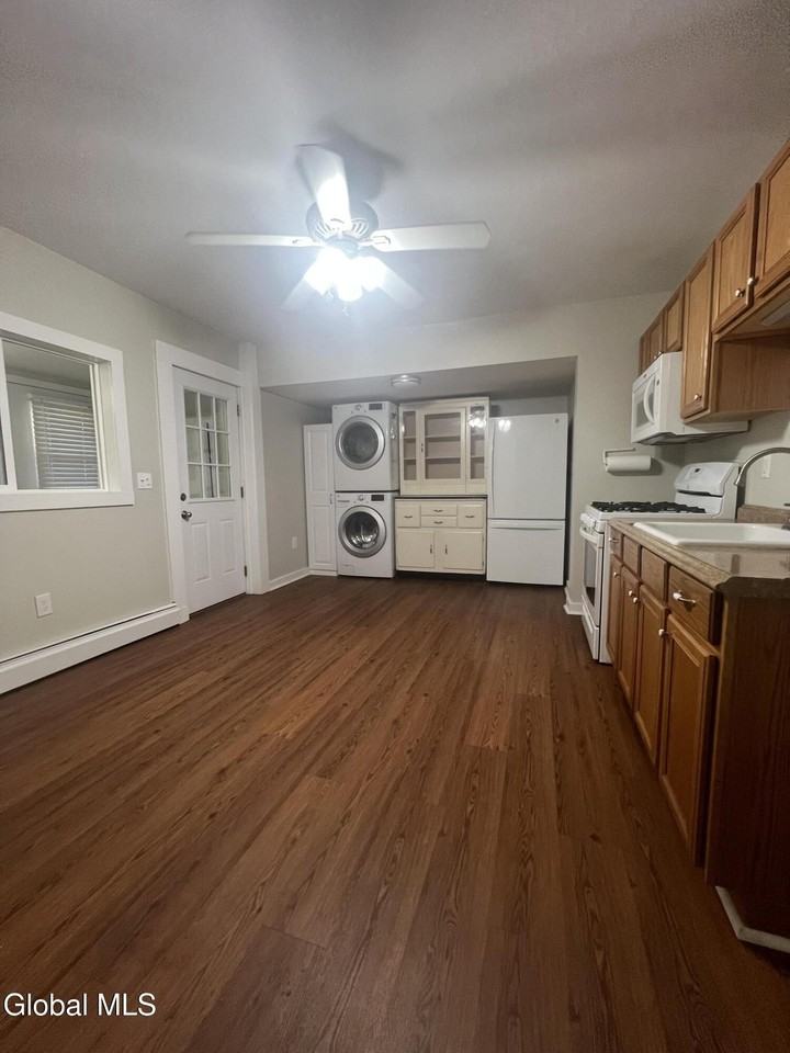 191 Elm St - Photo 5 of 10
