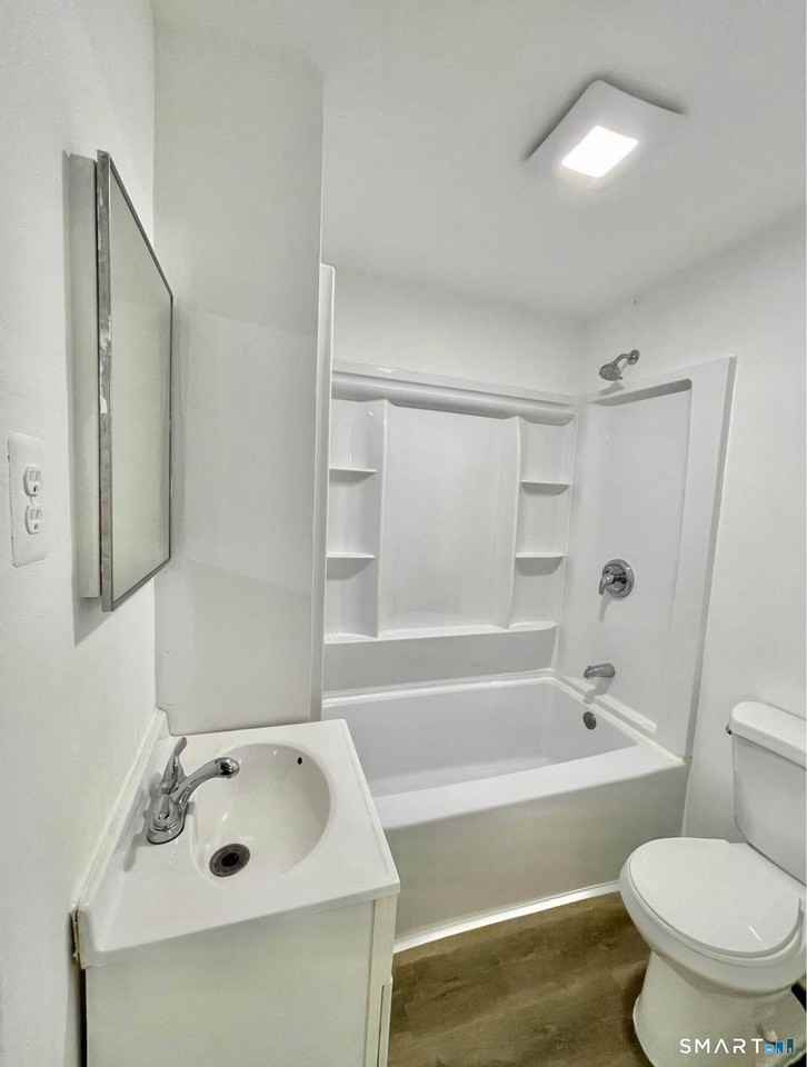 449 Wilson St - Photo 4 of 8