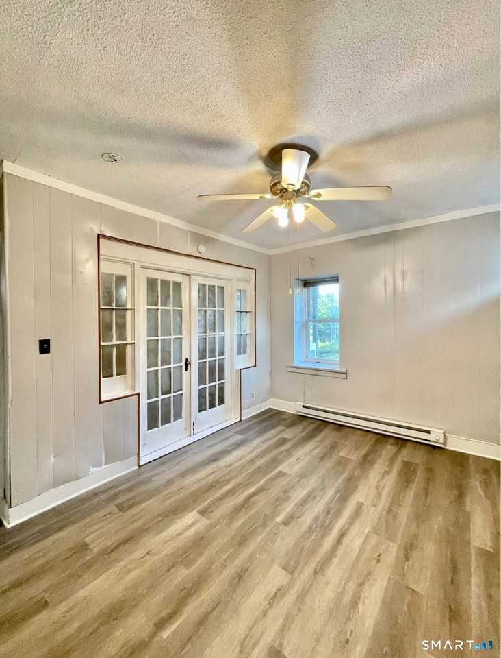 449 Wilson St - Photo 6 of 8