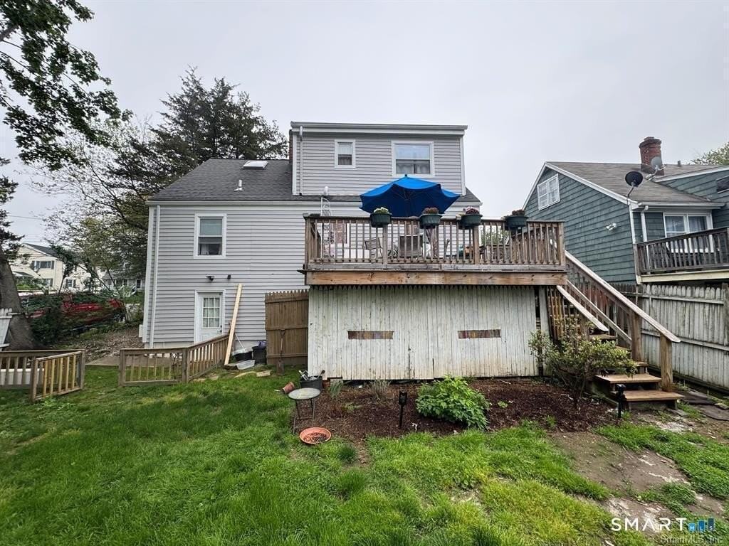 165 Greenfield Dr - Photo 6 of 33