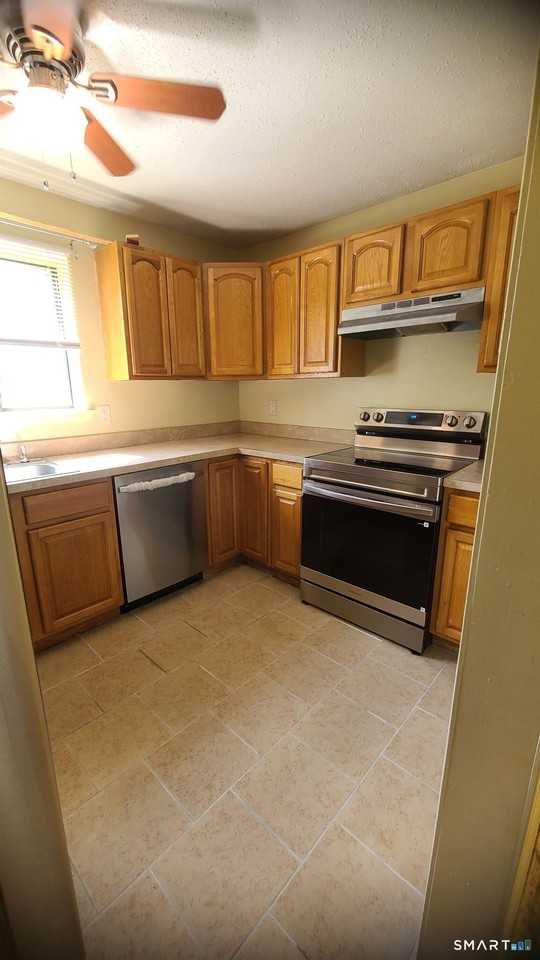 285 High Path Rd #285 - Photo 3 of 10