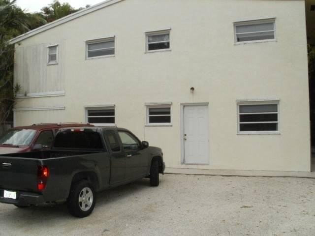 30 Palm Beach Dr - Photo 4 of 18