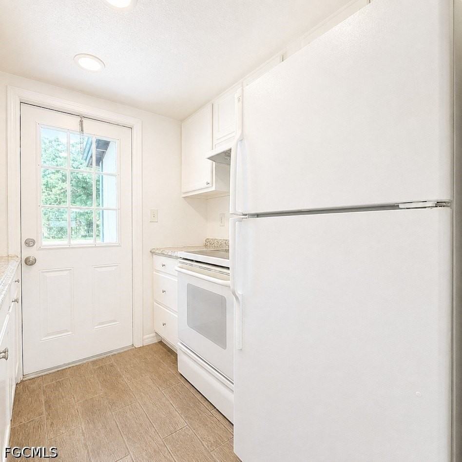723 Burdick Ave - Photo 5 of 13