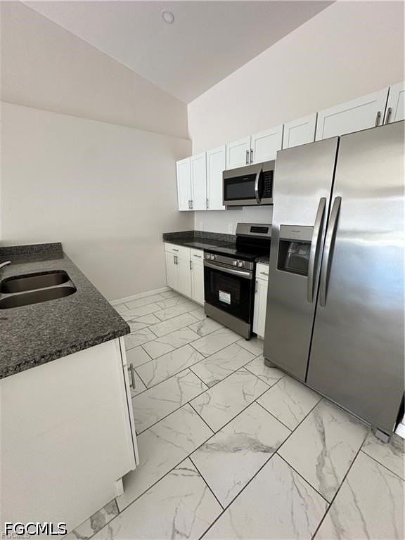 254 Sw 3rd St - Photo 3 of 16