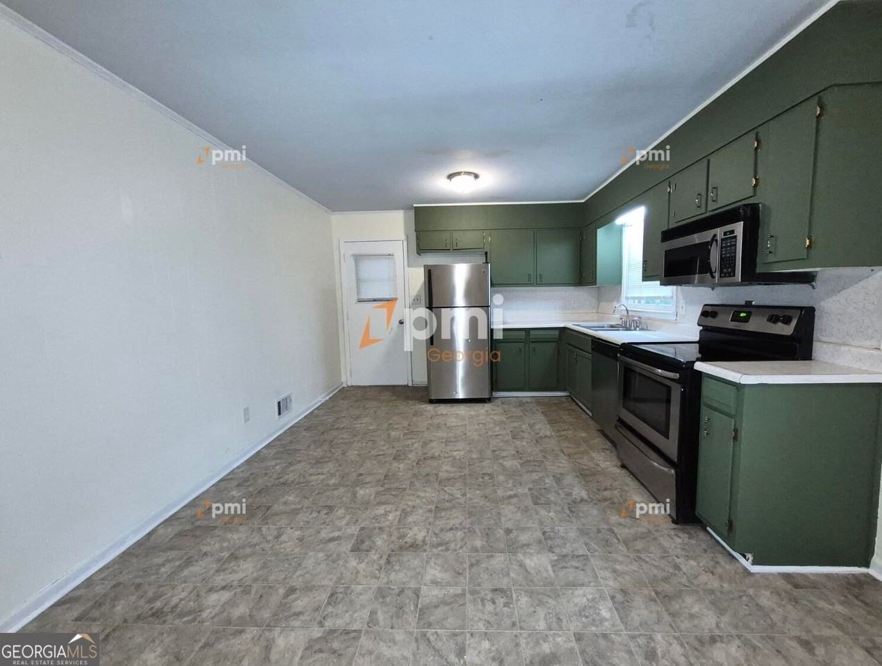 650 Jefferson Ave - Photo 2 of 17