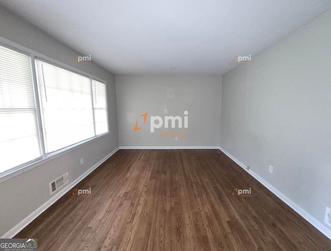 650 Jefferson Ave - Photo 6 of 17