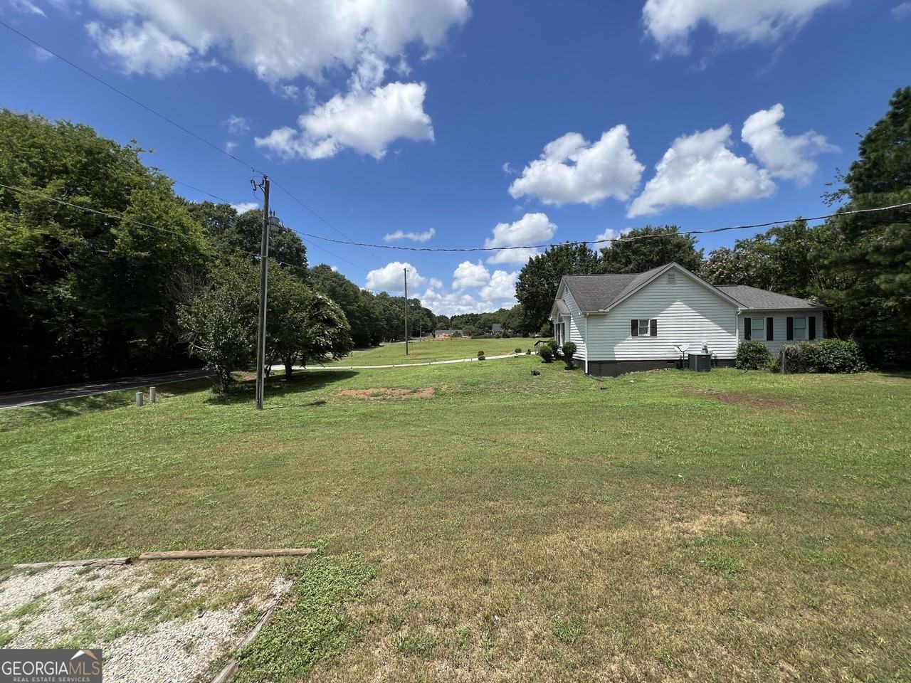 943 Grier Rd - Photo 4 of 15