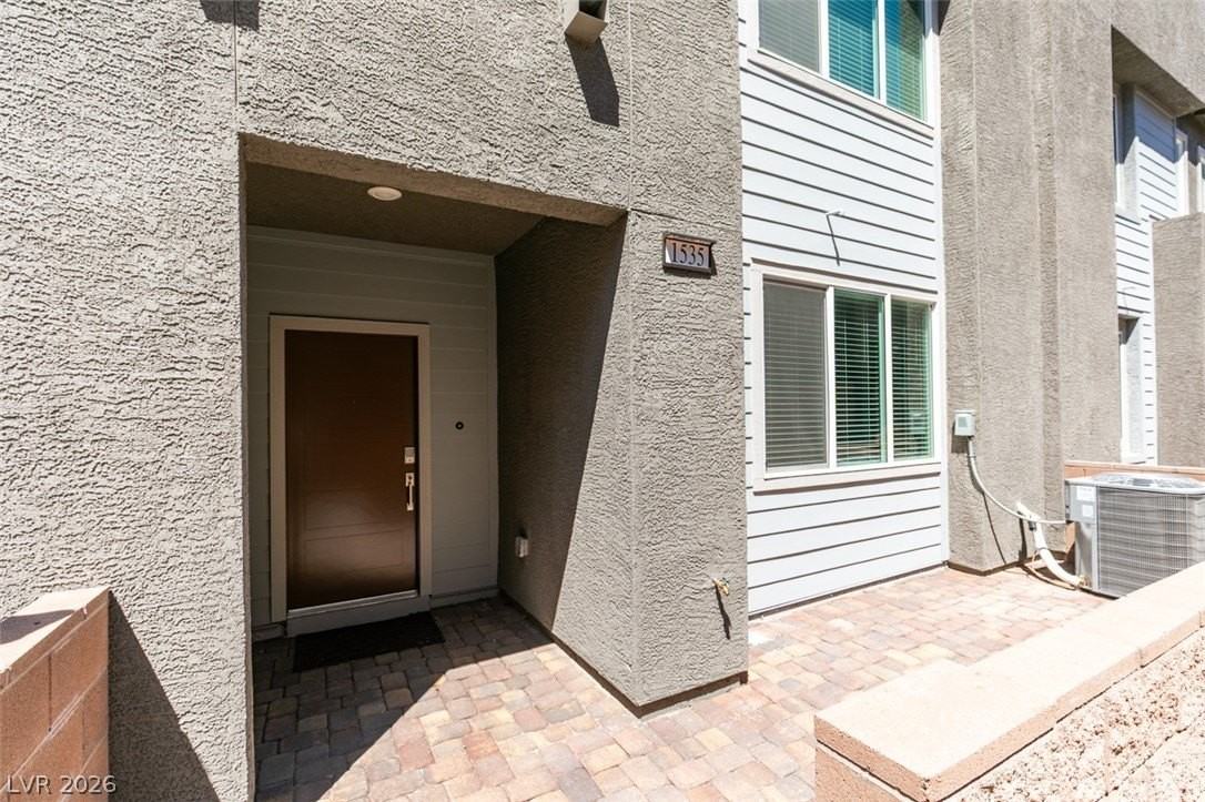 1535 Maria Crossing Ave - Photo 3 of 34