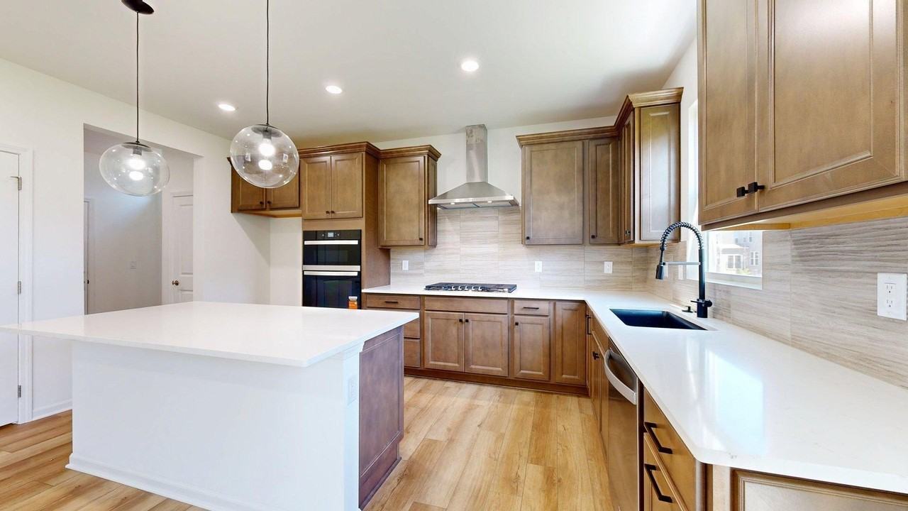 826 Kuss Dr - Photo 2 of 21