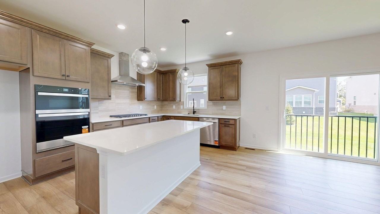 826 Kuss Dr - Photo 3 of 21