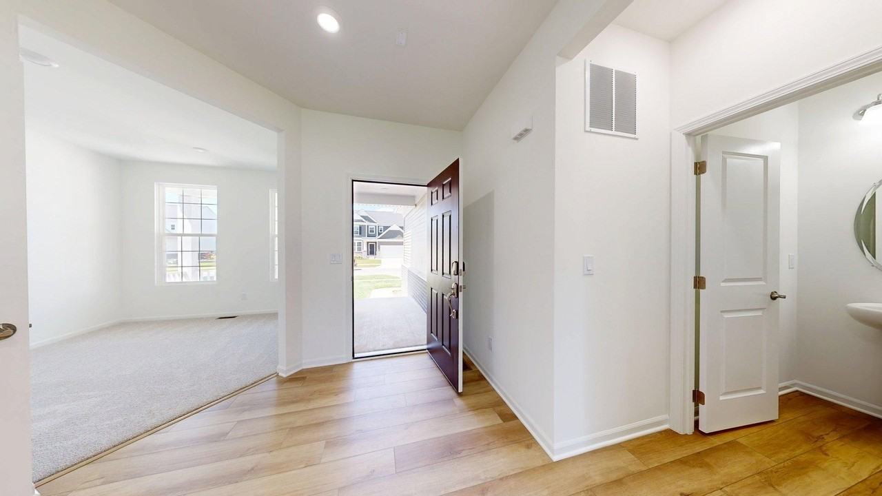 826 Kuss Dr - Photo 7 of 21