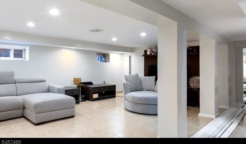 33 Johnson Ave - Photo 5 of 12
