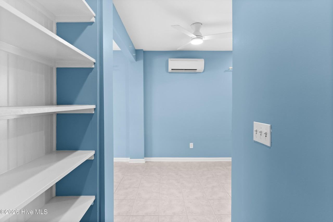 642 Fourth Ave S - Photo 5 of 32