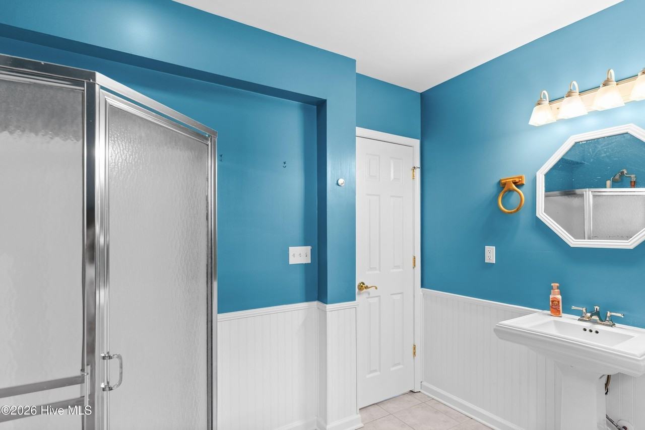 642 Fourth Ave S - Photo 7 of 32