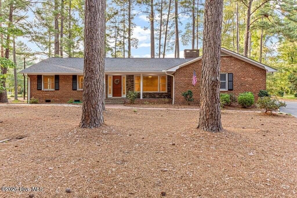 4 Fairway Ln - Photo 2 of 21