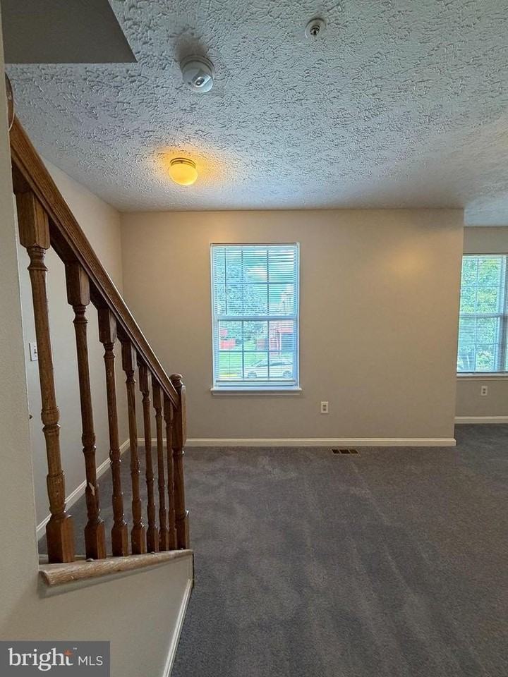 2220 Conquest Way - Photo 3 of 20