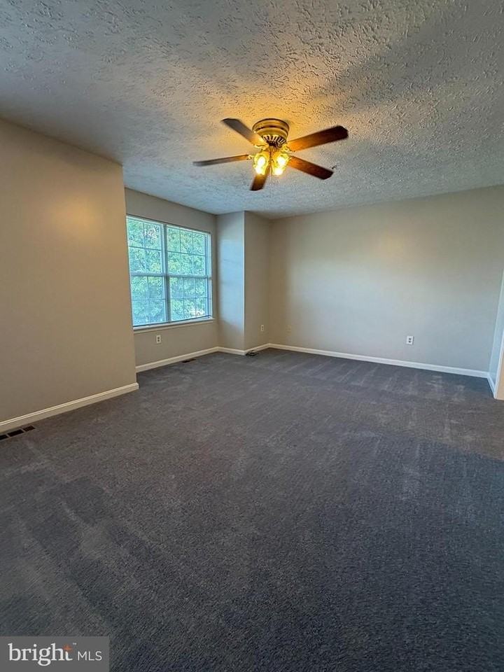 2220 Conquest Way - Photo 5 of 20