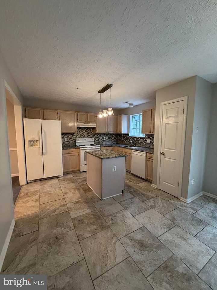 2220 Conquest Way - Photo 7 of 20