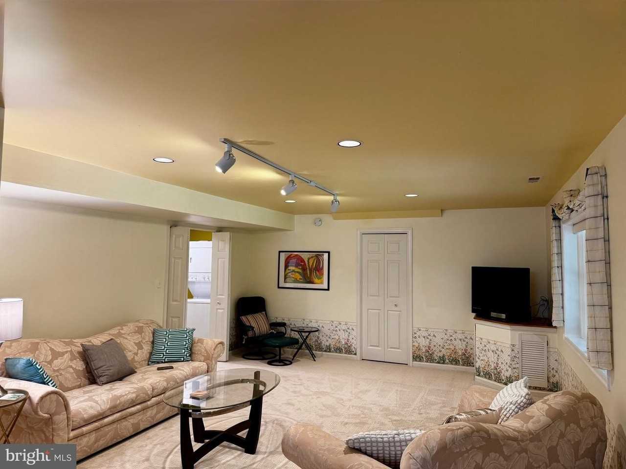 8268 Rippling Branch Rd - Photo 3 of 24