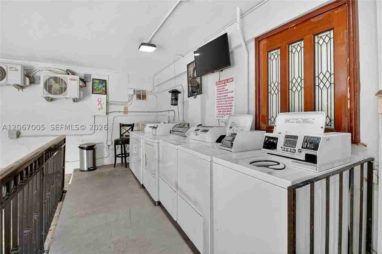 1600 S Le Jeune Rd #14 - Photo 4 of 15