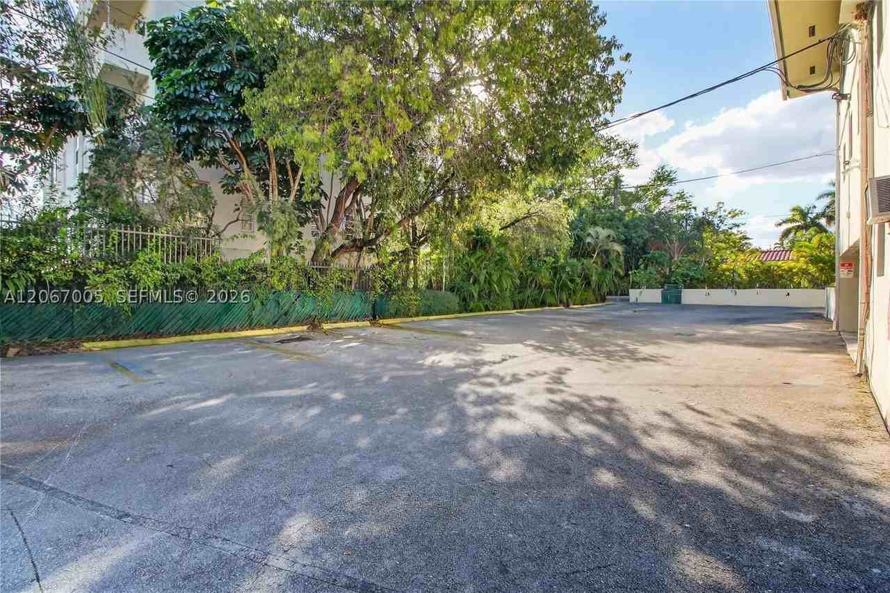 1600 S Le Jeune Rd #14 - Photo 5 of 15