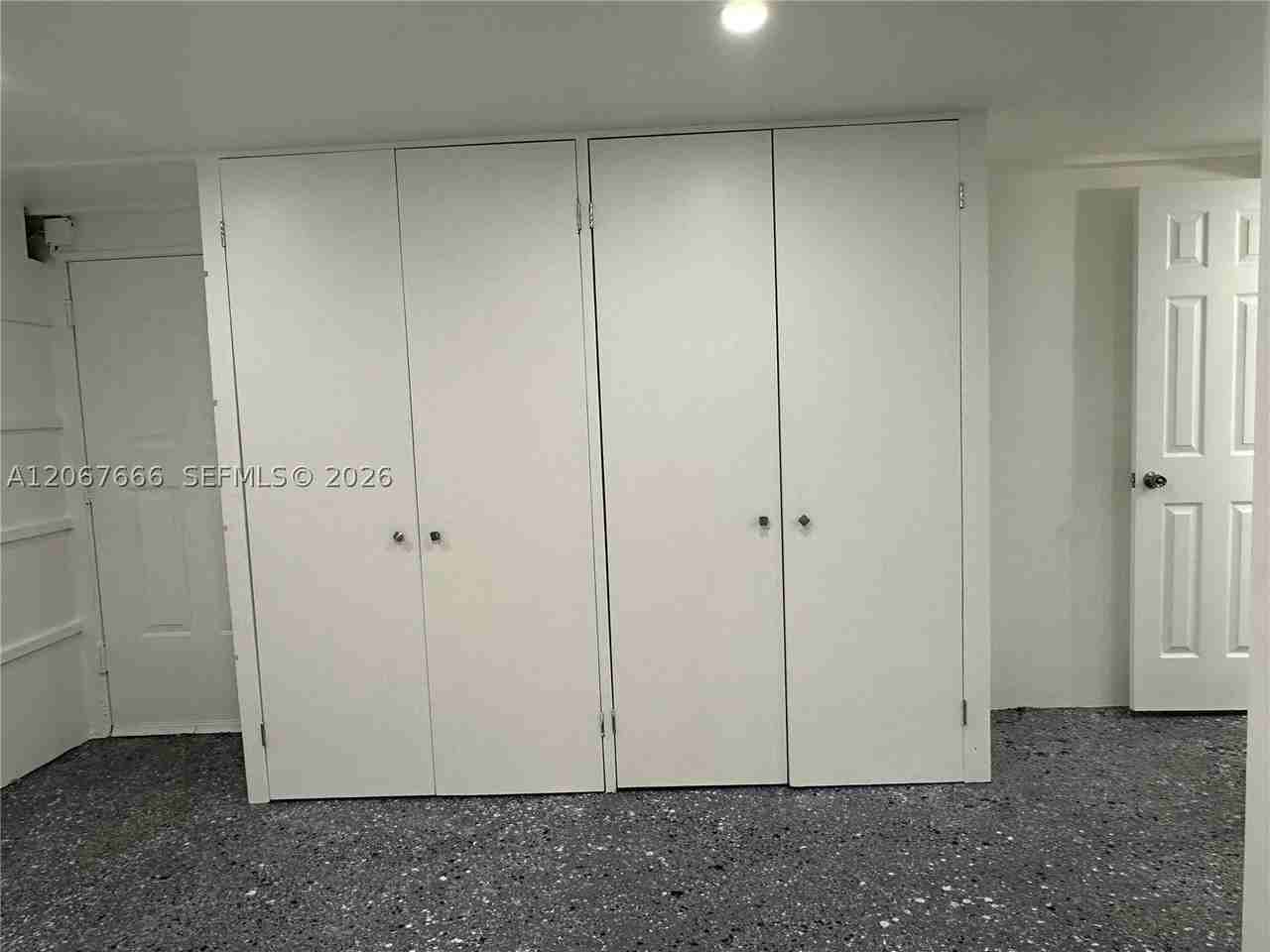 1725 Nw 9th Ave - Photo 6 of 12