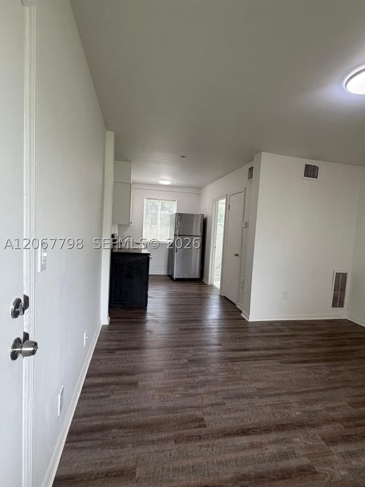 670 Ne 88th Ter #5 - Photo 3 of 12