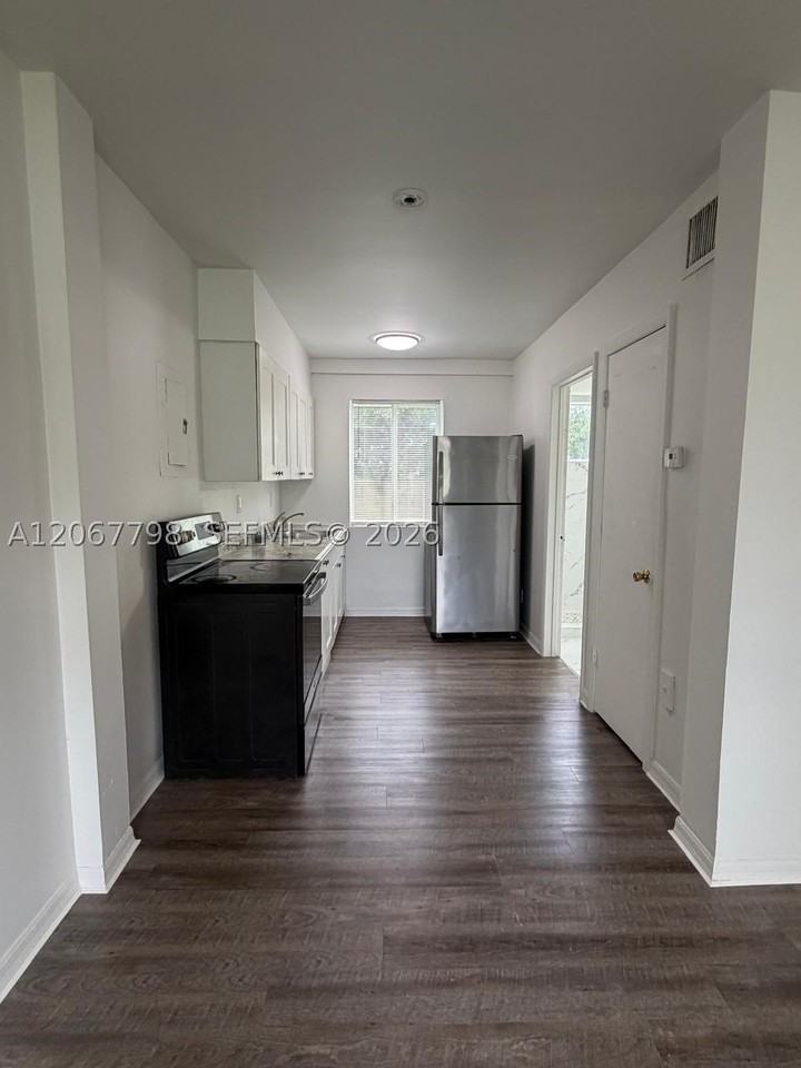 670 Ne 88th Ter #5 - Photo 5 of 12