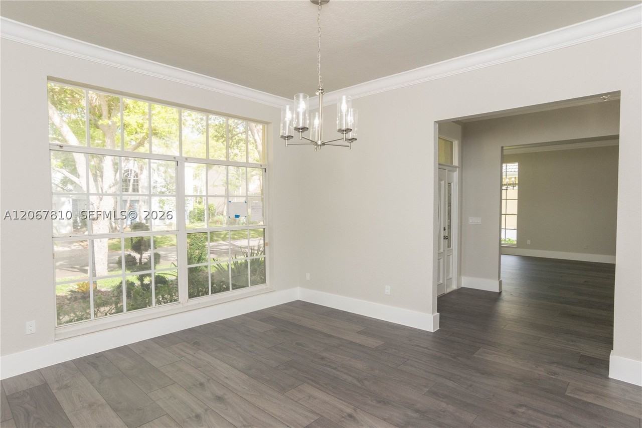 3799 Lancewood Dr - Photo 4 of 37