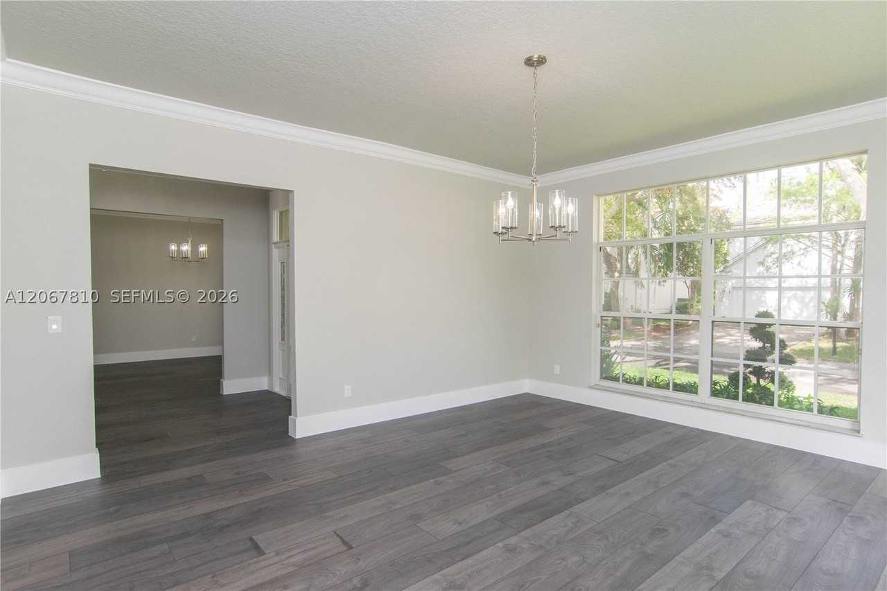 3799 Lancewood Dr - Photo 5 of 37