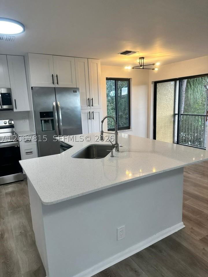 8962 Nw 40th St #8962 - Photo 2 of 17