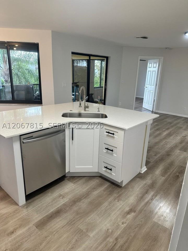 8962 Nw 40th St #8962 - Photo 5 of 17