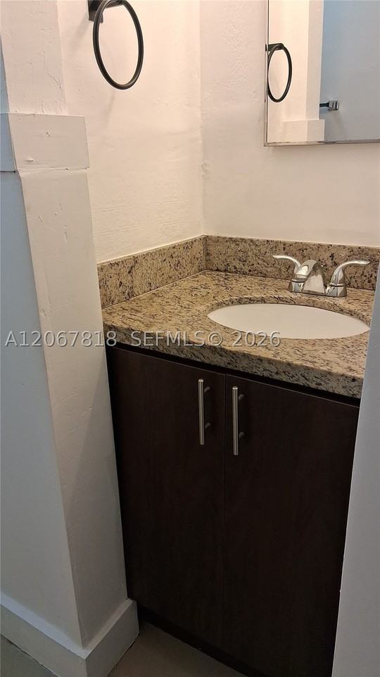428 Ne 82nd St #4E - Photo 4 of 13
