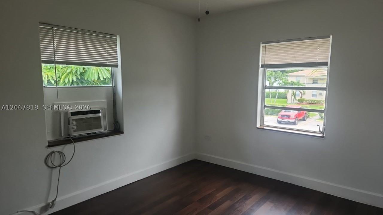 428 Ne 82nd St #4E - Photo 6 of 13