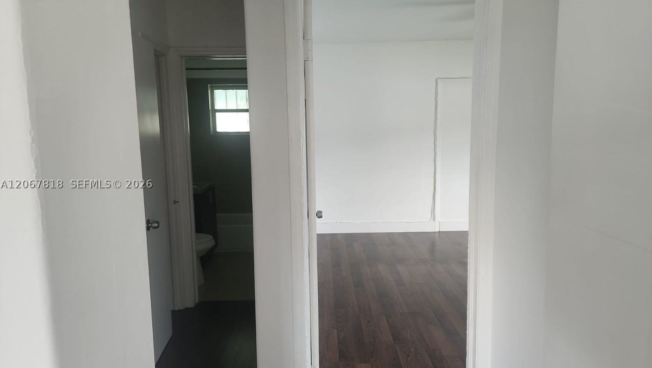 428 Ne 82nd St #4E - Photo 7 of 13