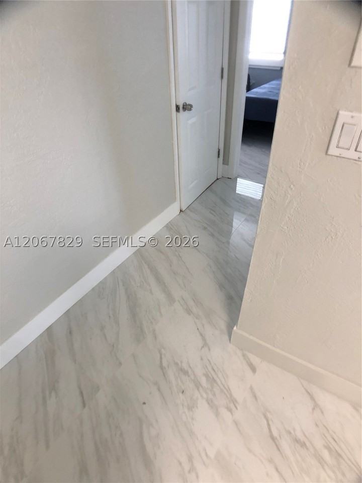2111 Monroe Ter - Photo 2 of 30