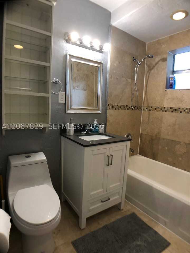 2111 Monroe Ter - Photo 3 of 30