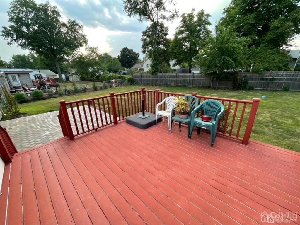 210 Runyon Ave - Photo 4 of 28