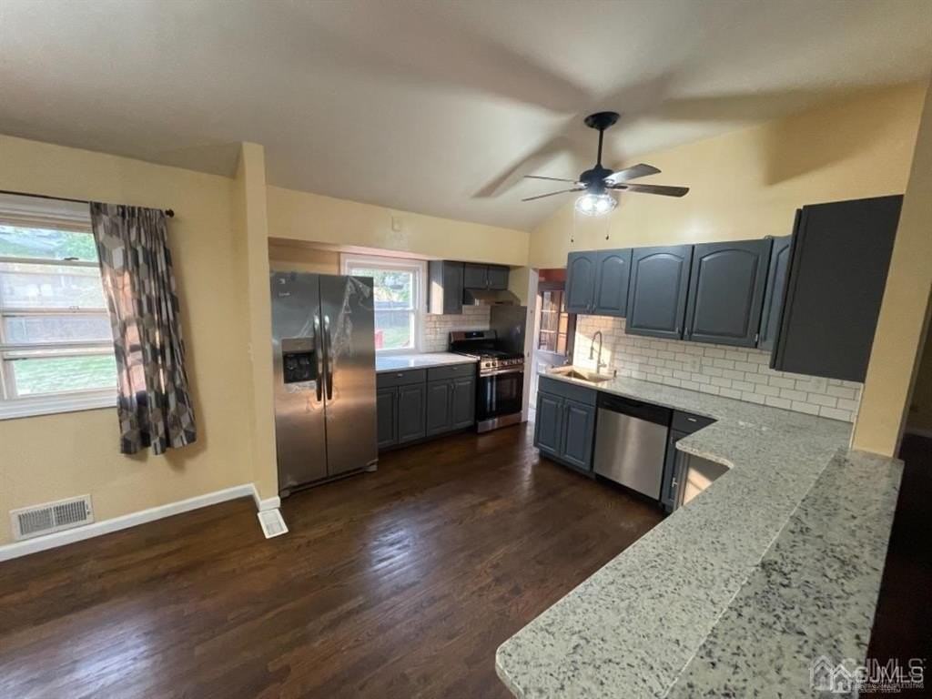 210 Runyon Ave - Photo 6 of 28