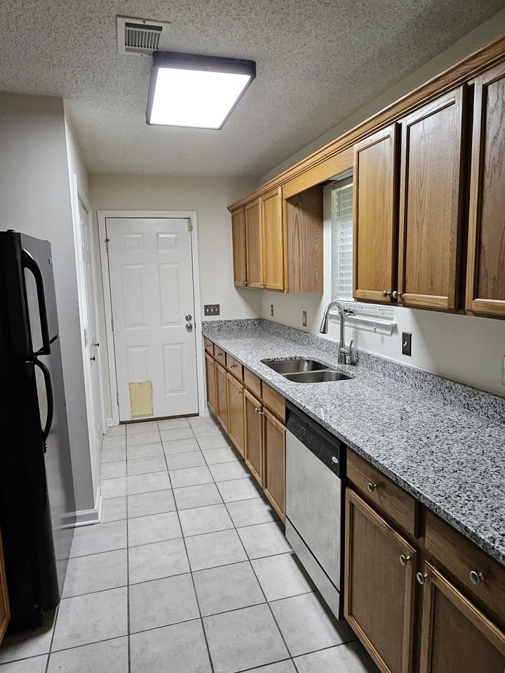 1151 Hunter Trl #1 - Photo 2 of 23