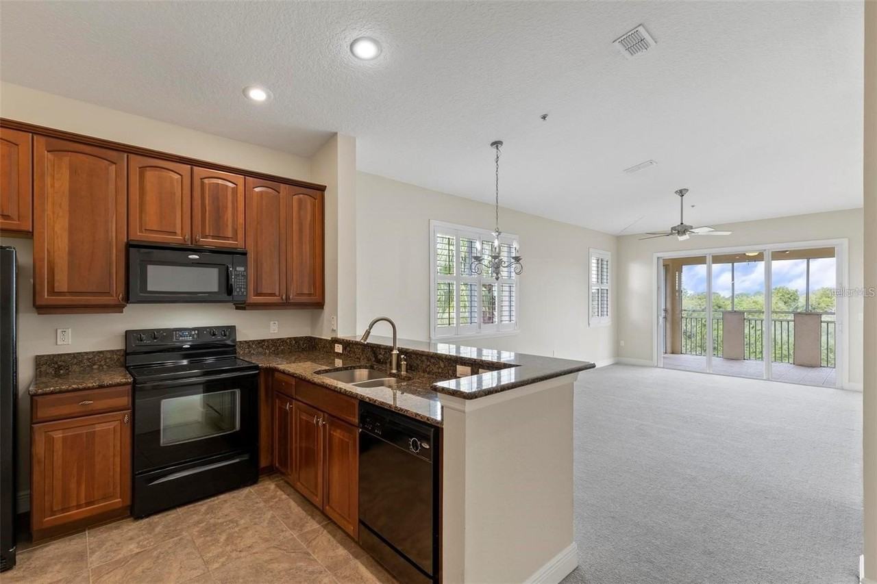 35 Riverview Bnd S #1841 - Photo 4 of 34