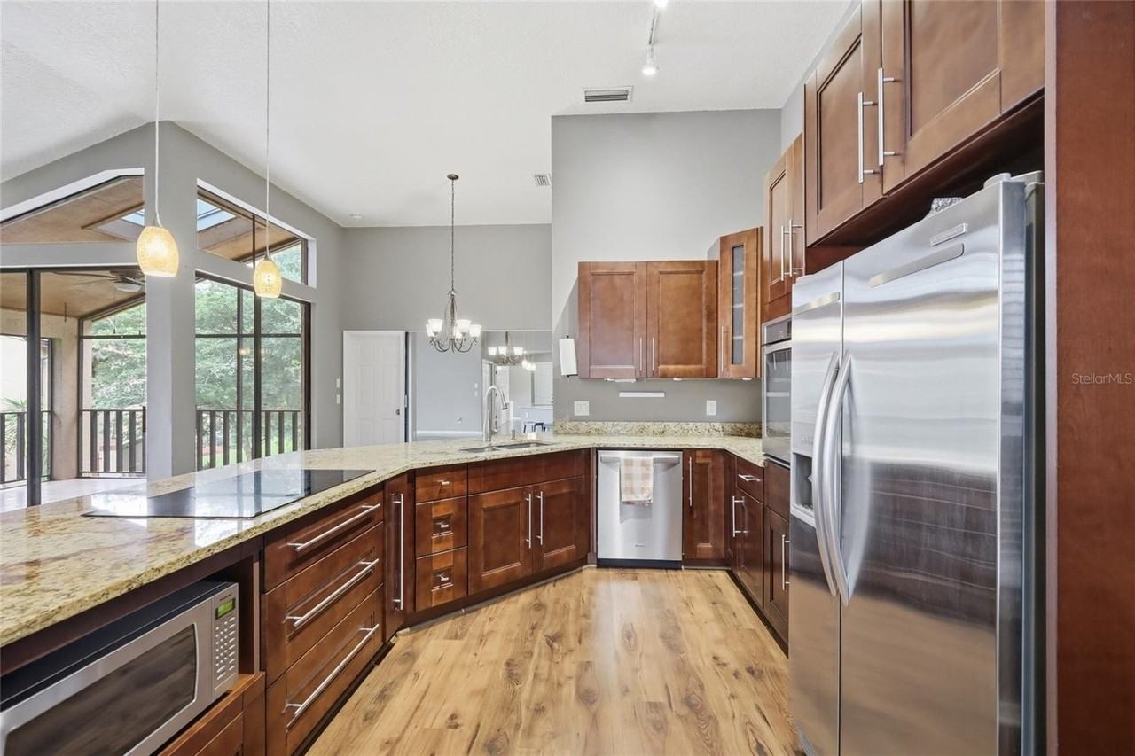 2922 Lake Pineloch Blvd #15-21 - Photo 6 of 46