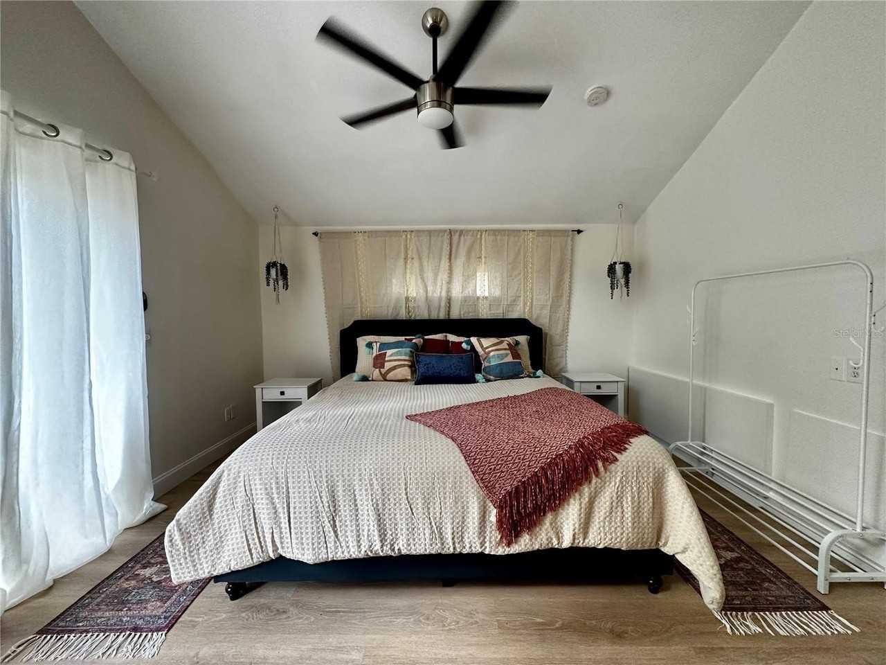 1222 E Crawford St #B - Photo 3 of 17